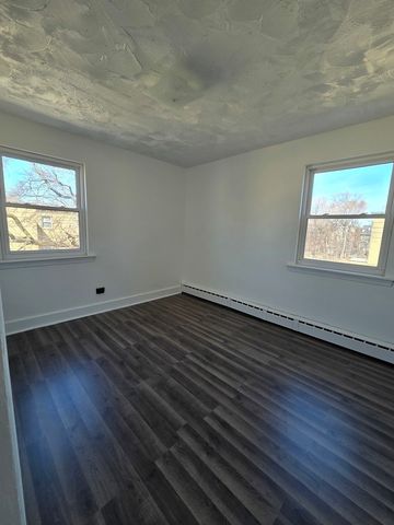 2044 E 72nd Place 3, Chicago, IL 60649