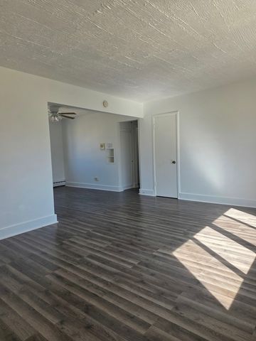2044 E 72nd Place 3, Chicago, IL 60649