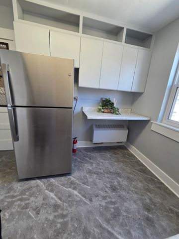 2044 E 72nd Place 3, Chicago, IL 60649