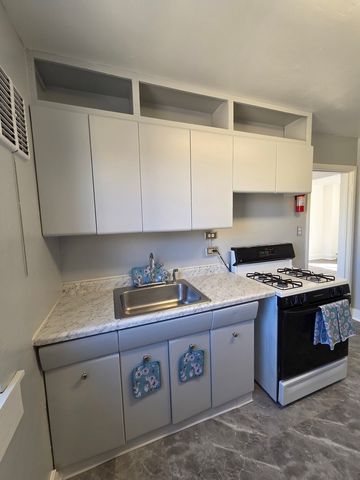2044 E 72nd Place 3, Chicago, IL 60649