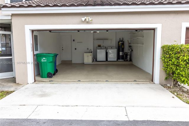 10560 NW 57th Ct, Coral Springs, FL 33076