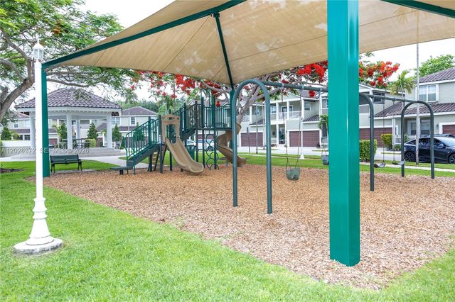 10560 NW 57th Ct, Coral Springs, FL 33076