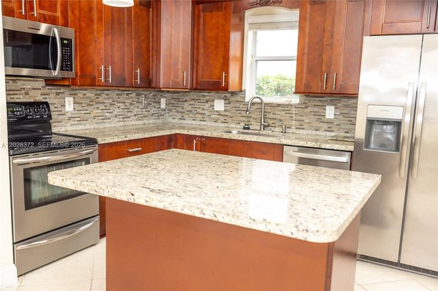10560 NW 57th Ct, Coral Springs, FL 33076