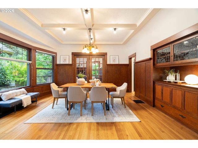 2417 Ne 16TH Ave, Portland, OR 97212