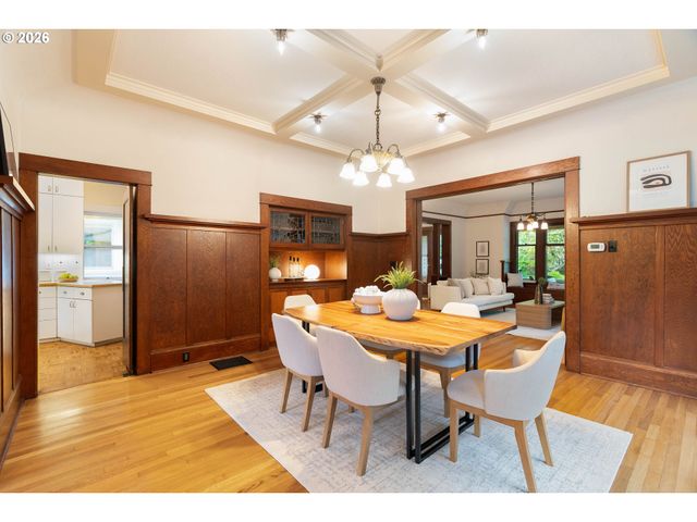 2417 Ne 16TH Ave, Portland, OR 97212