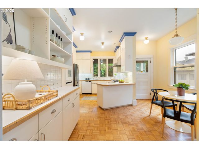 2417 Ne 16TH Ave, Portland, OR 97212
