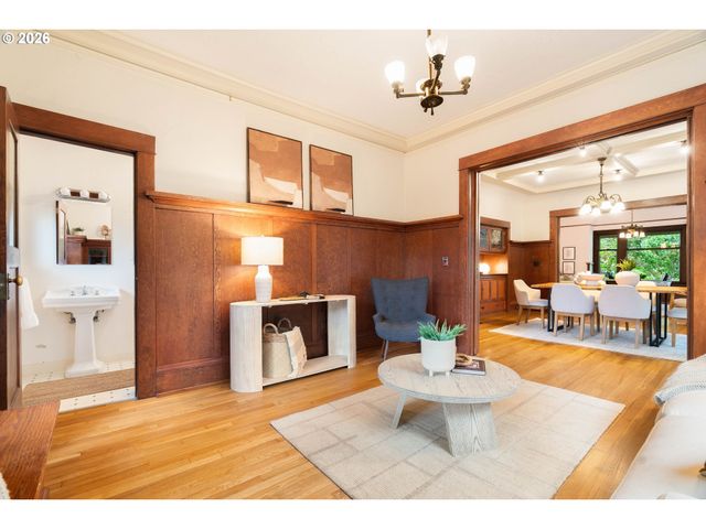 2417 Ne 16TH Ave, Portland, OR 97212