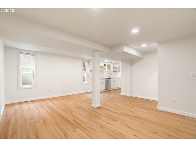 2417 Ne 16TH Ave, Portland, OR 97212
