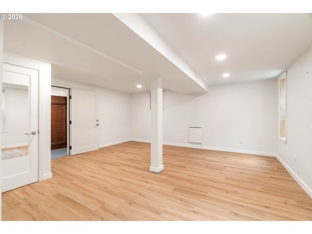 2417 Ne 16TH Ave, Portland, OR 97212