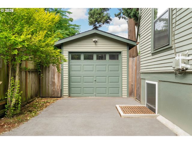 2417 Ne 16TH Ave, Portland, OR 97212