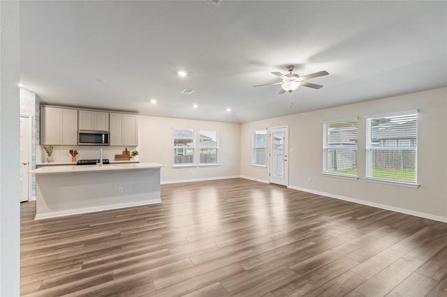 613 Wild Spur LN, Liberty Hill, TX 78642