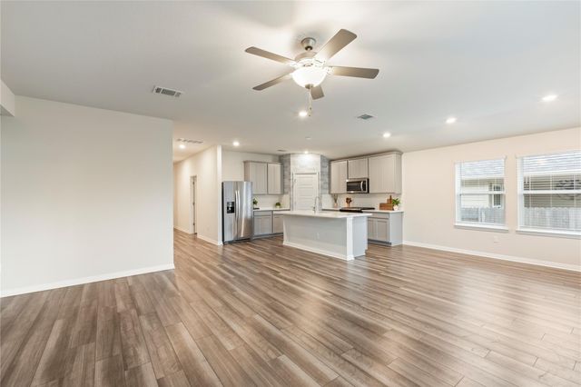 613 Wild Spur LN, Liberty Hill, TX 78642