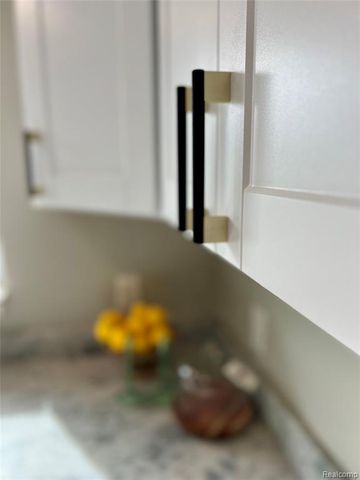 24545 Greenbrier Avenue, Eastpointe, MI 48021