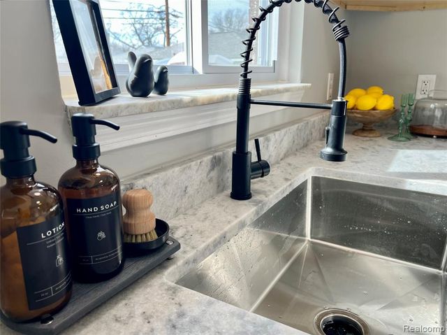 24545 Greenbrier Avenue, Eastpointe, MI 48021