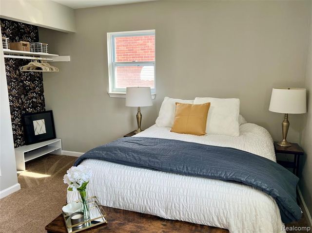 24545 Greenbrier Avenue, Eastpointe, MI 48021