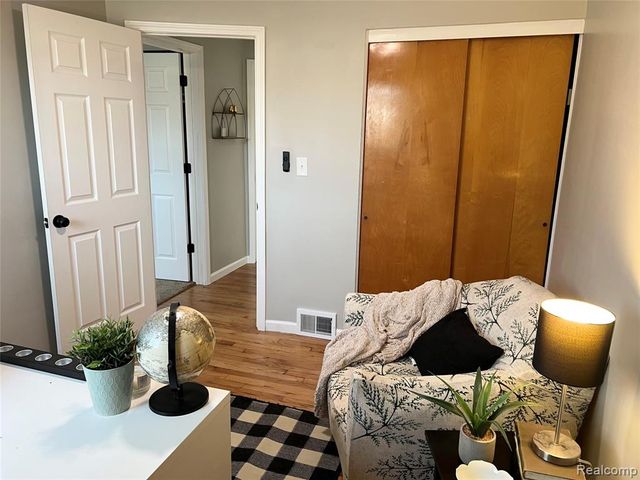 24545 Greenbrier Avenue, Eastpointe, MI 48021