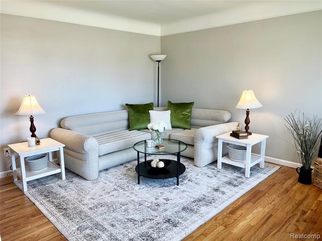 24545 Greenbrier Avenue, Eastpointe, MI 48021