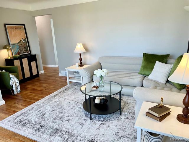 24545 Greenbrier Avenue, Eastpointe, MI 48021