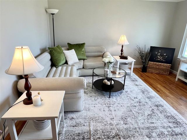 24545 Greenbrier Avenue, Eastpointe, MI 48021