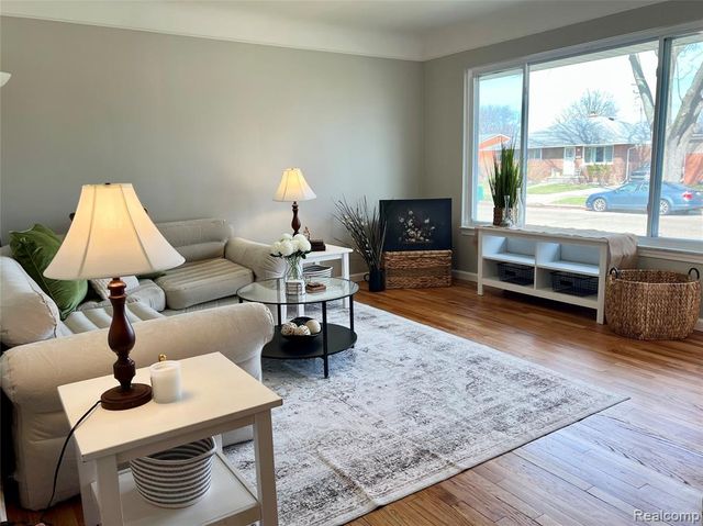 24545 Greenbrier Avenue, Eastpointe, MI 48021