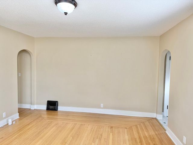 1402 S Broadway Avenue, Albert Lea, MN 56007