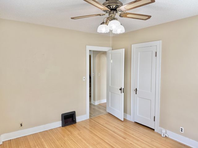 1402 S Broadway Avenue, Albert Lea, MN 56007