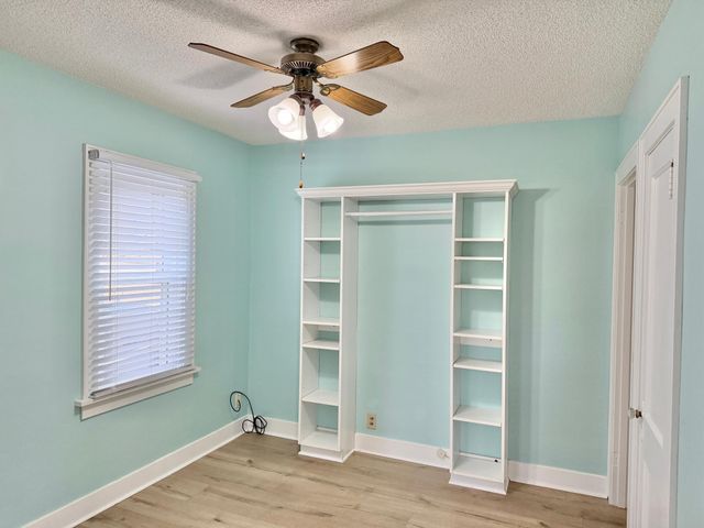 1402 S Broadway Avenue, Albert Lea, MN 56007