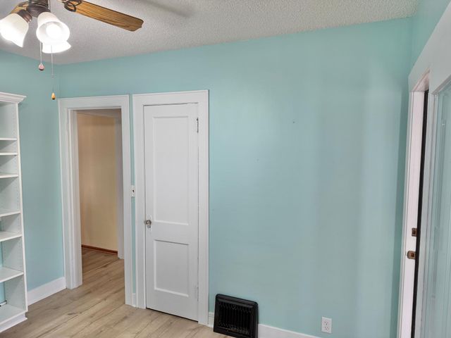 1402 S Broadway Avenue, Albert Lea, MN 56007