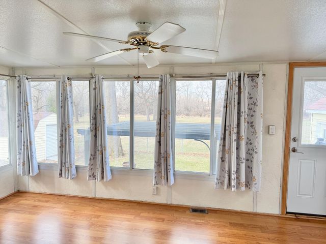 1402 S Broadway Avenue, Albert Lea, MN 56007