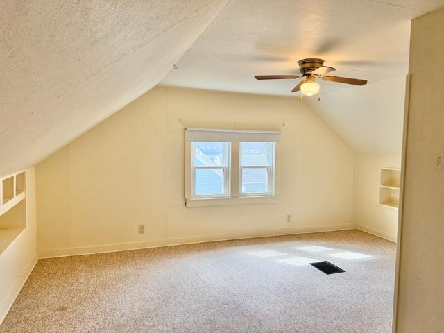 1402 S Broadway Avenue, Albert Lea, MN 56007