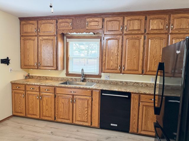 1402 S Broadway Avenue, Albert Lea, MN 56007