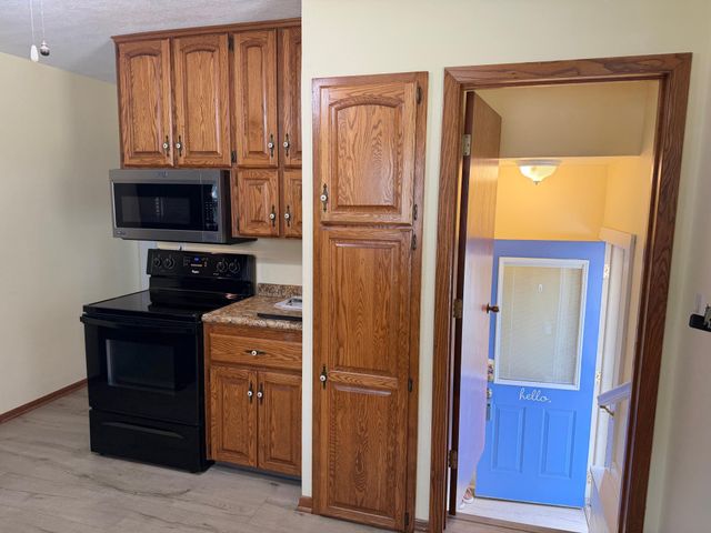 1402 S Broadway Avenue, Albert Lea, MN 56007