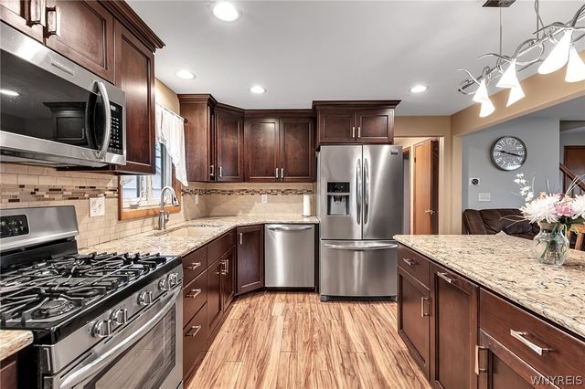 65 6th Avenue, Lancaster, NY 14086