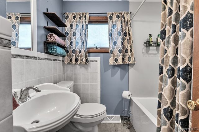 65 6th Avenue, Lancaster, NY 14086