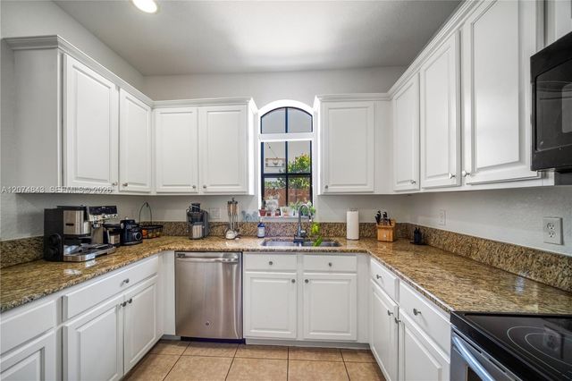 10334 NW 30th Terrace, Doral, FL 33172