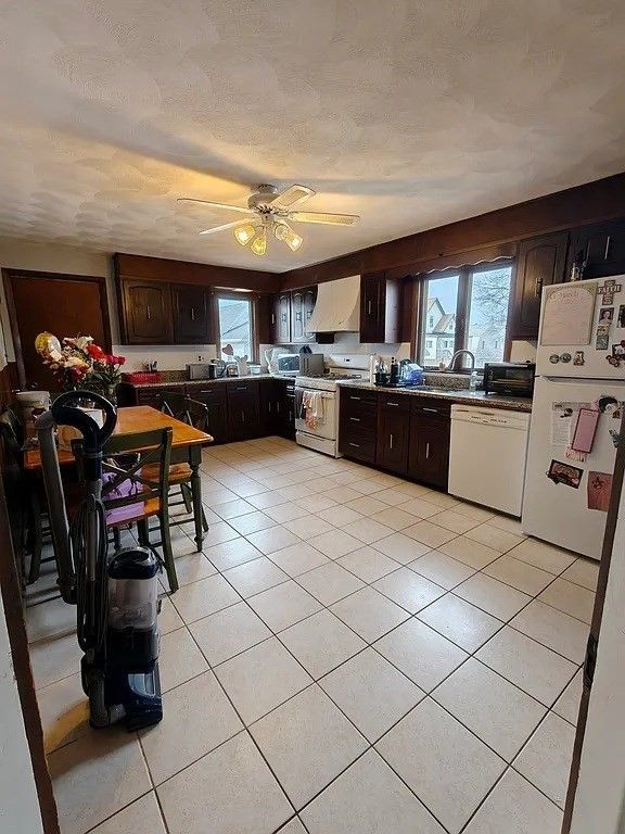 82 Grant Ave 2, Medford, MA 02155