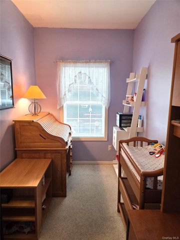 6 Laurel Crescent, Manorville, NY 11949