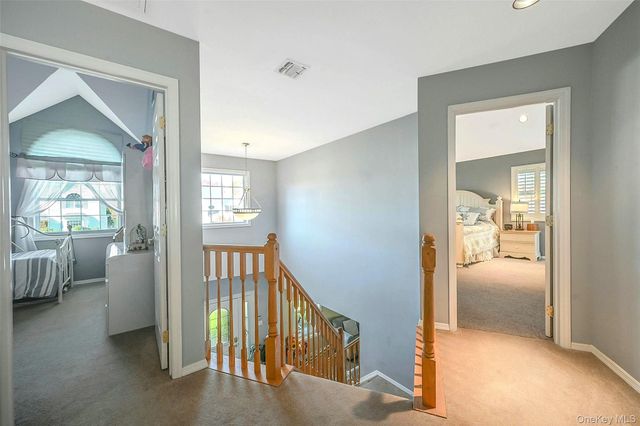 6 Laurel Crescent, Manorville, NY 11949