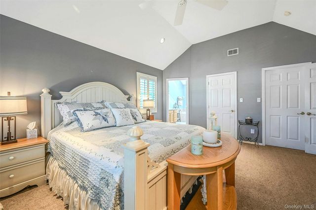 6 Laurel Crescent, Manorville, NY 11949