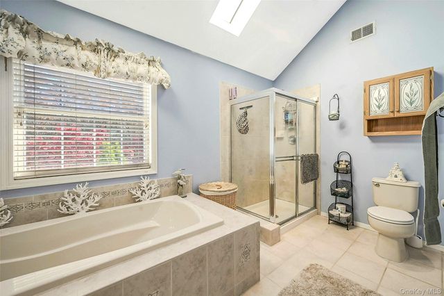 6 Laurel Crescent, Manorville, NY 11949