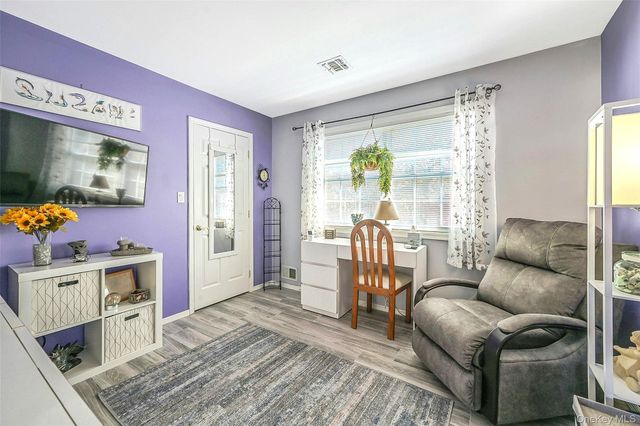 6 Laurel Crescent, Manorville, NY 11949