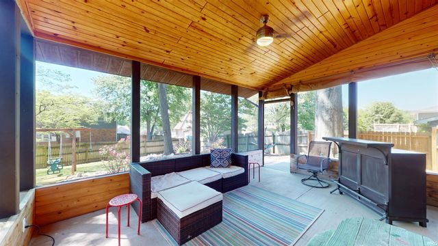 7277 Nottingham Drive, Newburgh, IN 47630