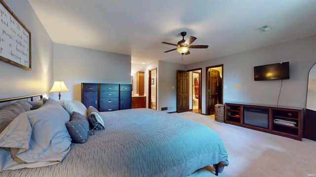 7277 Nottingham Drive, Newburgh, IN 47630