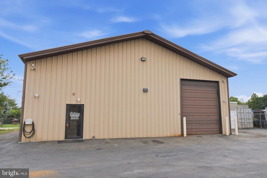 7011 BEAVER DAM RD, LEVITTOWN, PA 19057 — photo 3