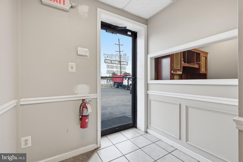 7011 BEAVER DAM RD, LEVITTOWN, PA 19057 — photo 5