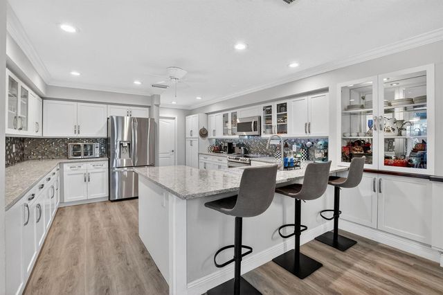 9048 Villa Portofino Circle, Boca Raton, FL 33496