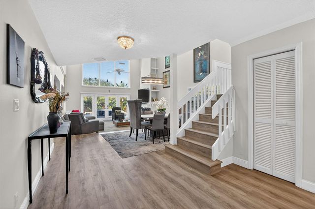 9048 Villa Portofino Circle, Boca Raton, FL 33496