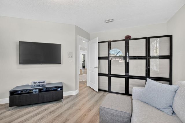 9048 Villa Portofino Circle, Boca Raton, FL 33496