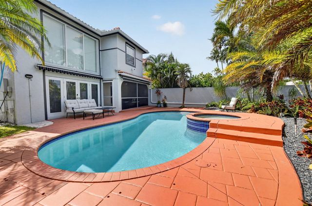 9048 Villa Portofino Circle, Boca Raton, FL 33496
