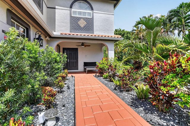 9048 Villa Portofino Circle, Boca Raton, FL 33496